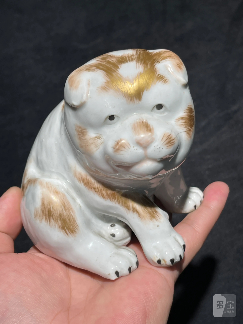 清晚期 白釉描金犬形瓷塑 - 图2